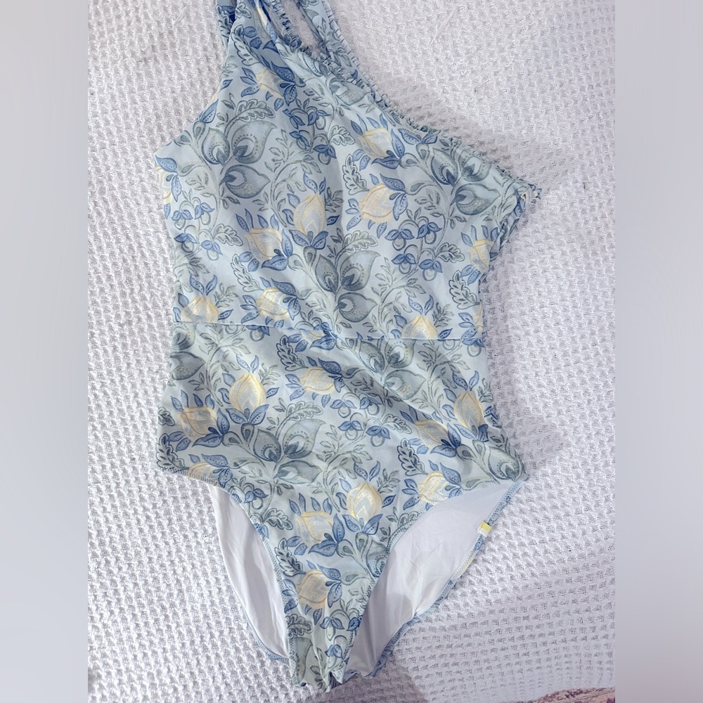 Summersalt One Shoulder Onepiece swimsuit.